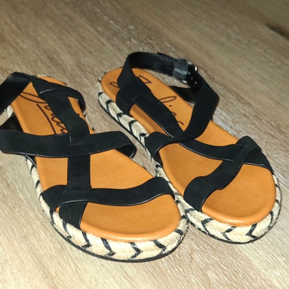 Zodiac sandals size 6.5